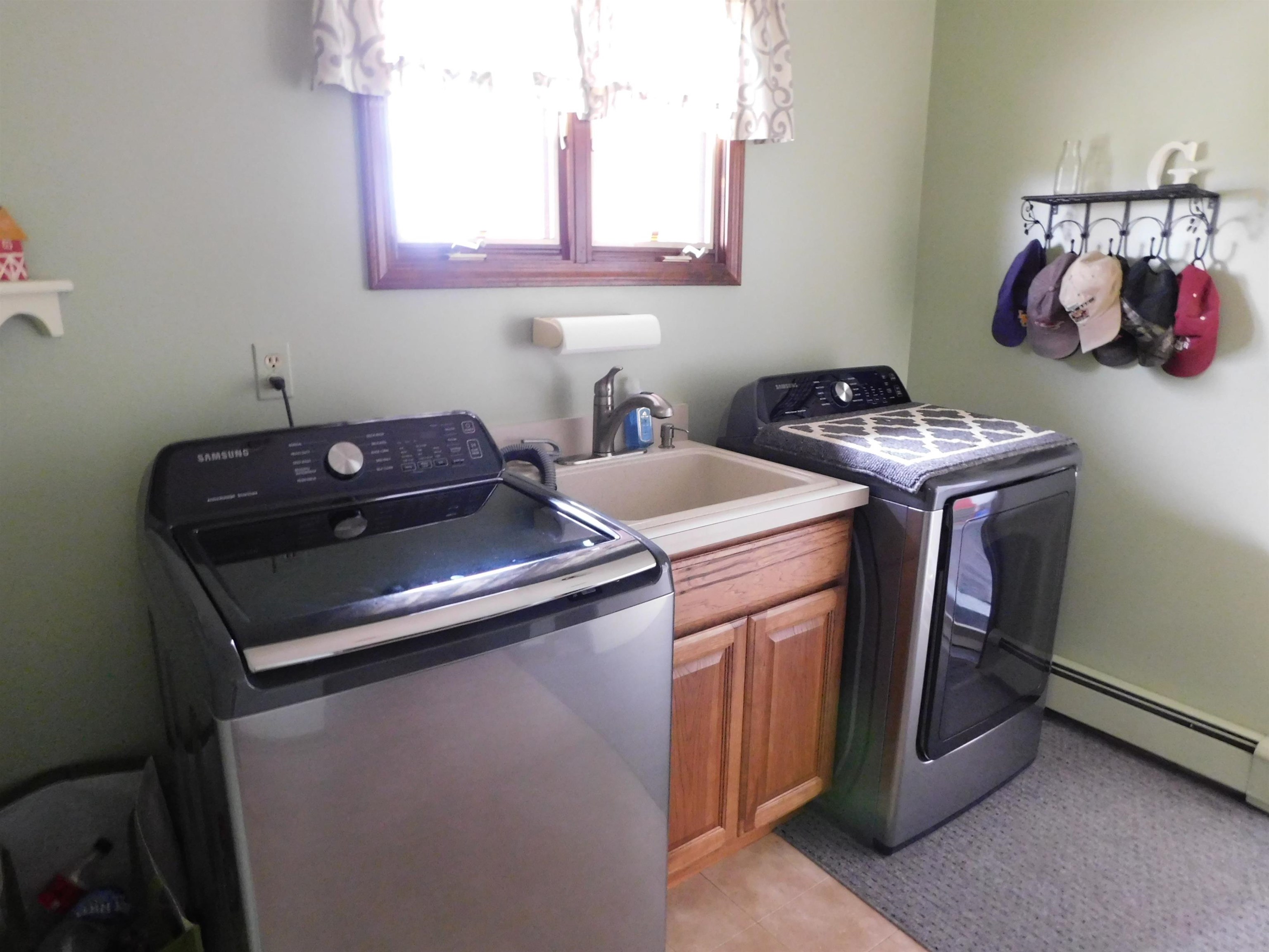 5030 Cochrane Road Almont, MI 48003 - Photo 10 of 36 1st Floor Laundry