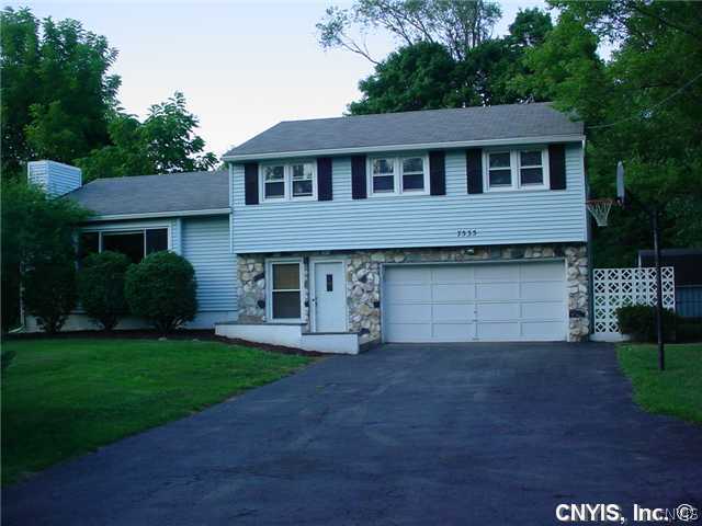 7535 Highbridge Road Manlius, NY 13104 - Photo 1 of 1 Exterior Front