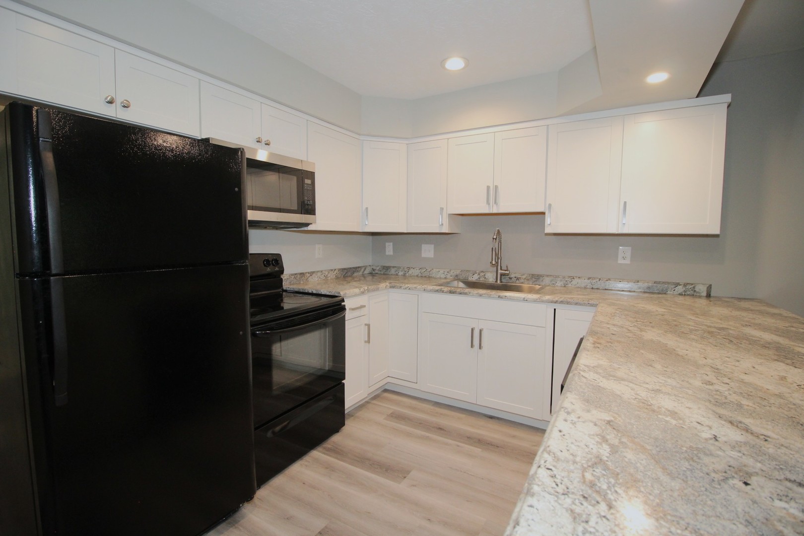 1702 Rockingham Drive, Unit 4 Normal, IL 61761 - Photo 4 of 32