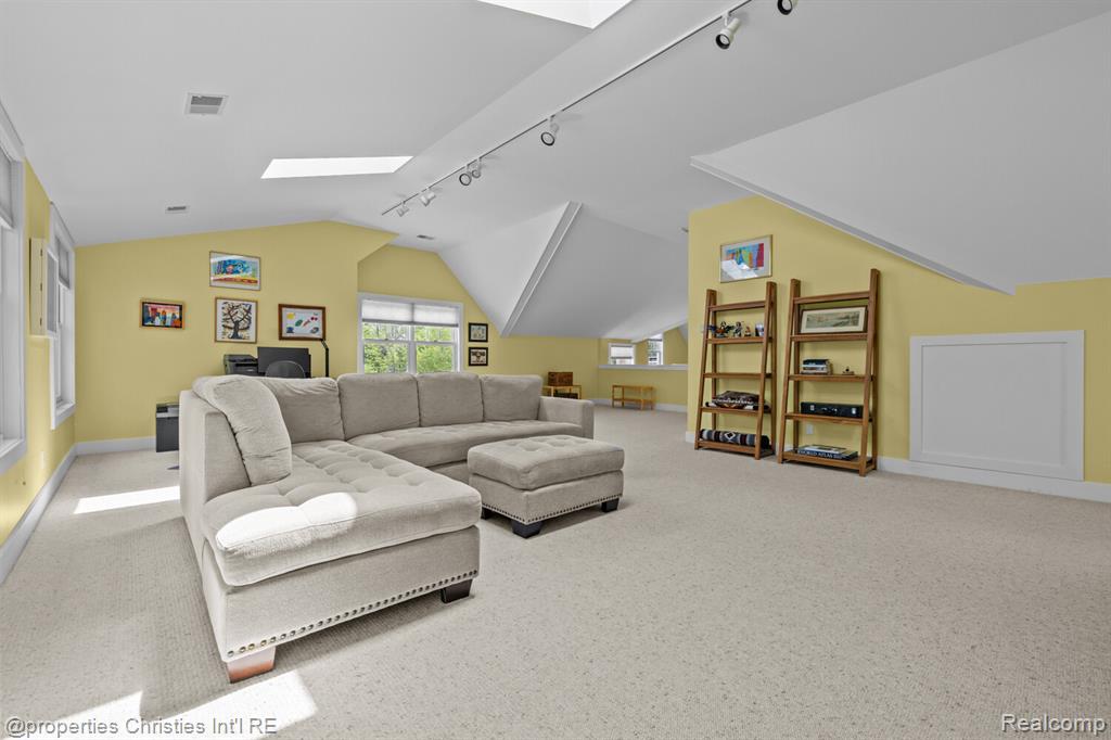 1041 Greentree Road Bloomfield Hills, MI 48304 - Photo 46 of 70