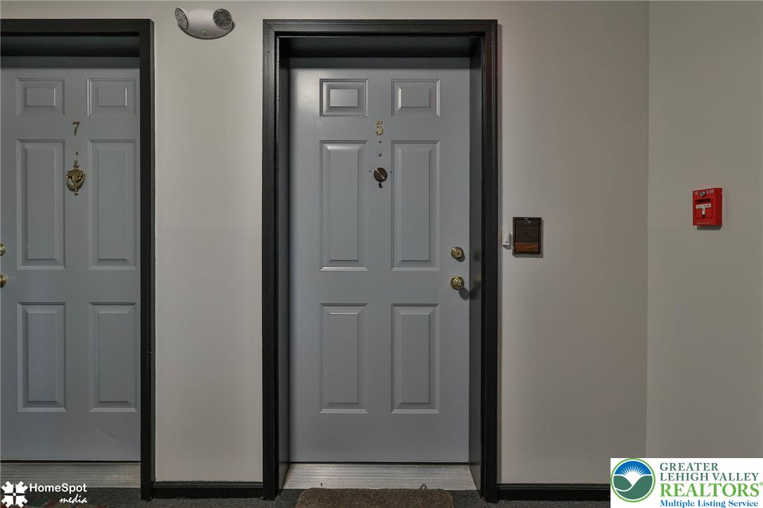 885 Cold Spring Road, Unit 5 Allentown, PA 18103 - Photo 6 of 39 Gallery Image 6