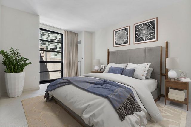 $1,335,000 | 580 Washington Street, Unit 709, Boston, MA 02111