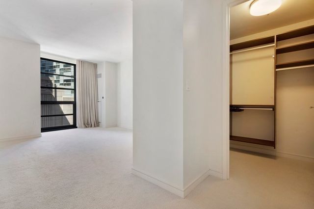 $1,335,000 | 580 Washington Street, Unit 709, Boston, MA 02111