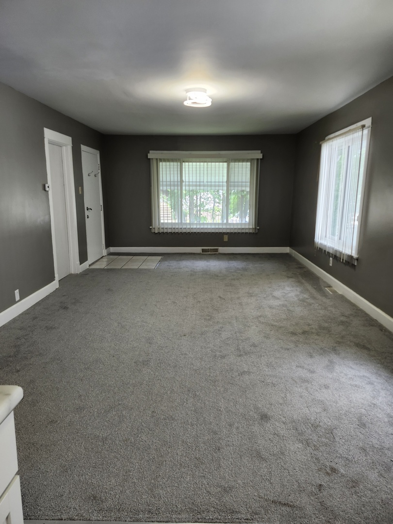 110 Arizona Avenue Joliet, IL 60433 - Photo 3 of 20