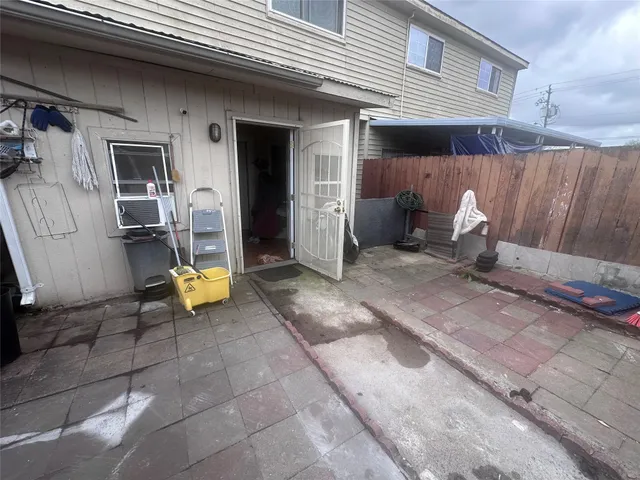 a view of a house with tub