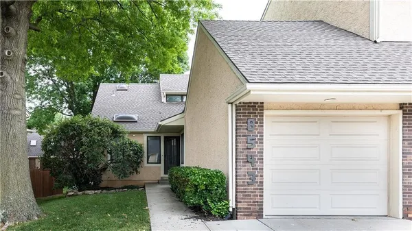 $285,000 | 8543 Westgate Drive, Lenexa, KS 66215