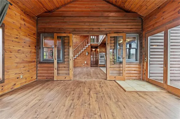 $949,000 | 3389 Southeast Old Barn Lane, Holt, MO 64048