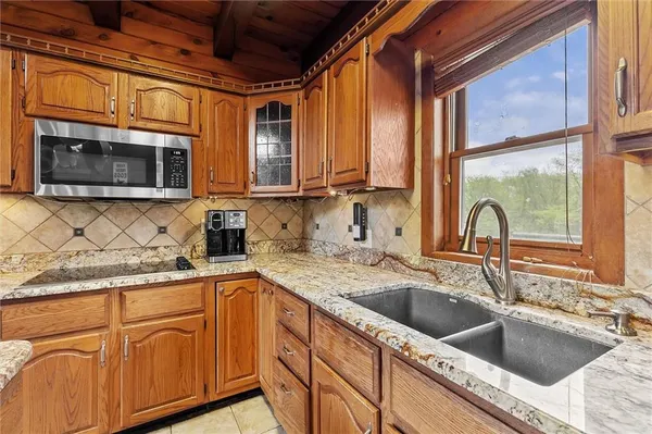 $949,000 | 3389 Southeast Old Barn Lane, Holt, MO 64048