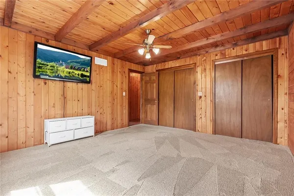 $949,000 | 3389 Southeast Old Barn Lane, Holt, MO 64048