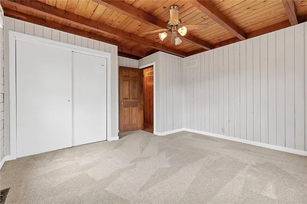 $949,000 | 3389 Southeast Old Barn Lane, Holt, MO 64048