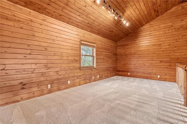 $949,000 | 3389 Southeast Old Barn Lane, Holt, MO 64048