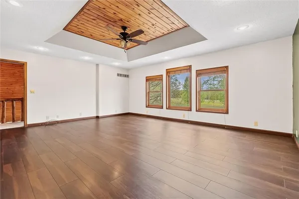 $949,000 | 3389 Southeast Old Barn Lane, Holt, MO 64048