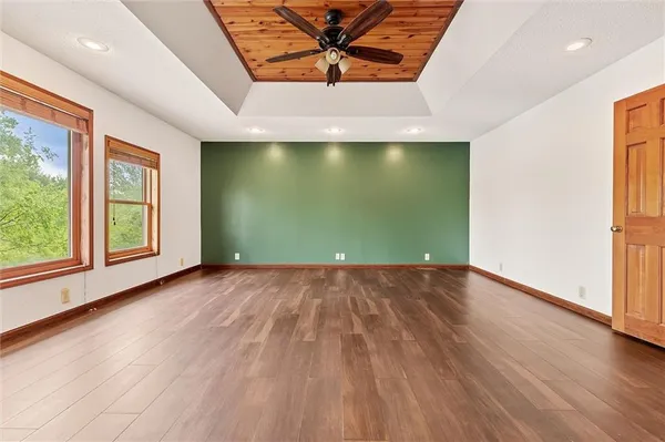 $949,000 | 3389 Southeast Old Barn Lane, Holt, MO 64048