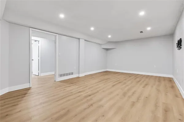 $949,000 | 3389 Southeast Old Barn Lane, Holt, MO 64048