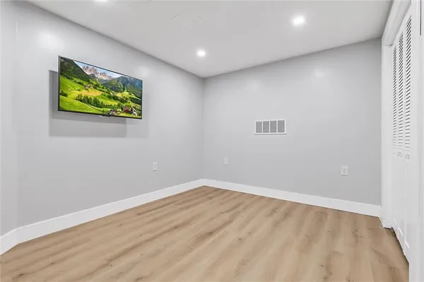 $949,000 | 3389 Southeast Old Barn Lane, Holt, MO 64048