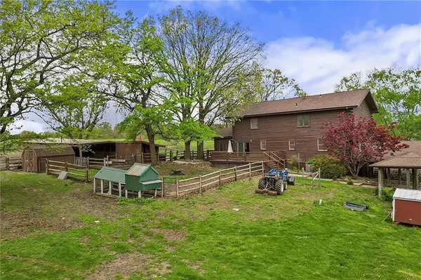 $949,000 | 3389 Southeast Old Barn Lane, Holt, MO 64048