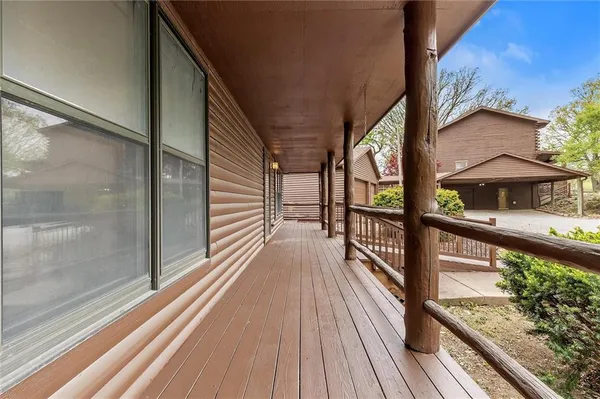 $949,000 | 3389 Southeast Old Barn Lane, Holt, MO 64048