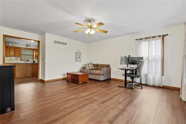 $949,000 | 3389 Southeast Old Barn Lane, Holt, MO 64048