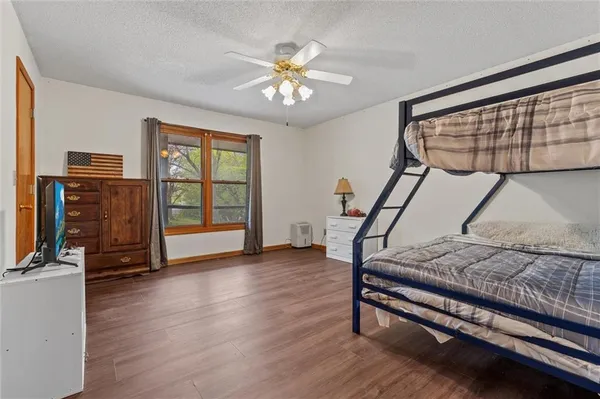 $949,000 | 3389 Southeast Old Barn Lane, Holt, MO 64048