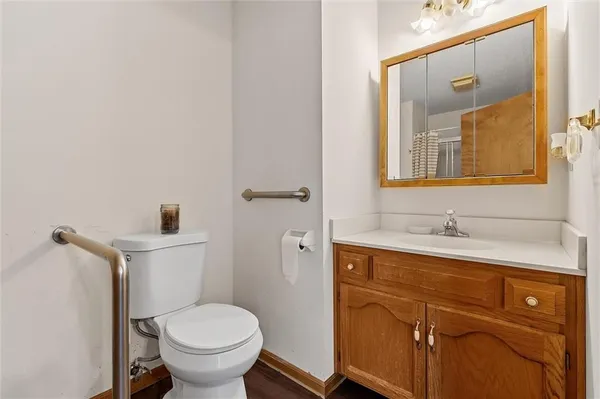 $949,000 | 3389 Southeast Old Barn Lane, Holt, MO 64048