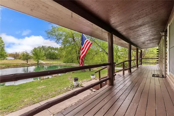 $949,000 | 3389 Southeast Old Barn Lane, Holt, MO 64048