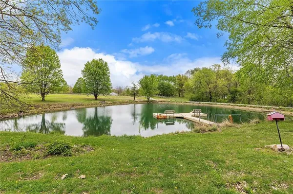 $949,000 | 3389 Southeast Old Barn Lane, Holt, MO 64048