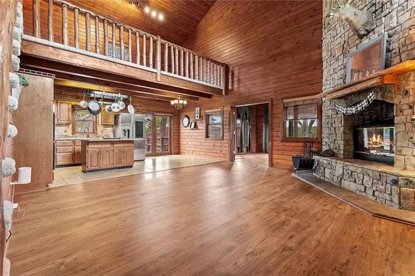 $949,000 | 3389 Southeast Old Barn Lane, Holt, MO 64048