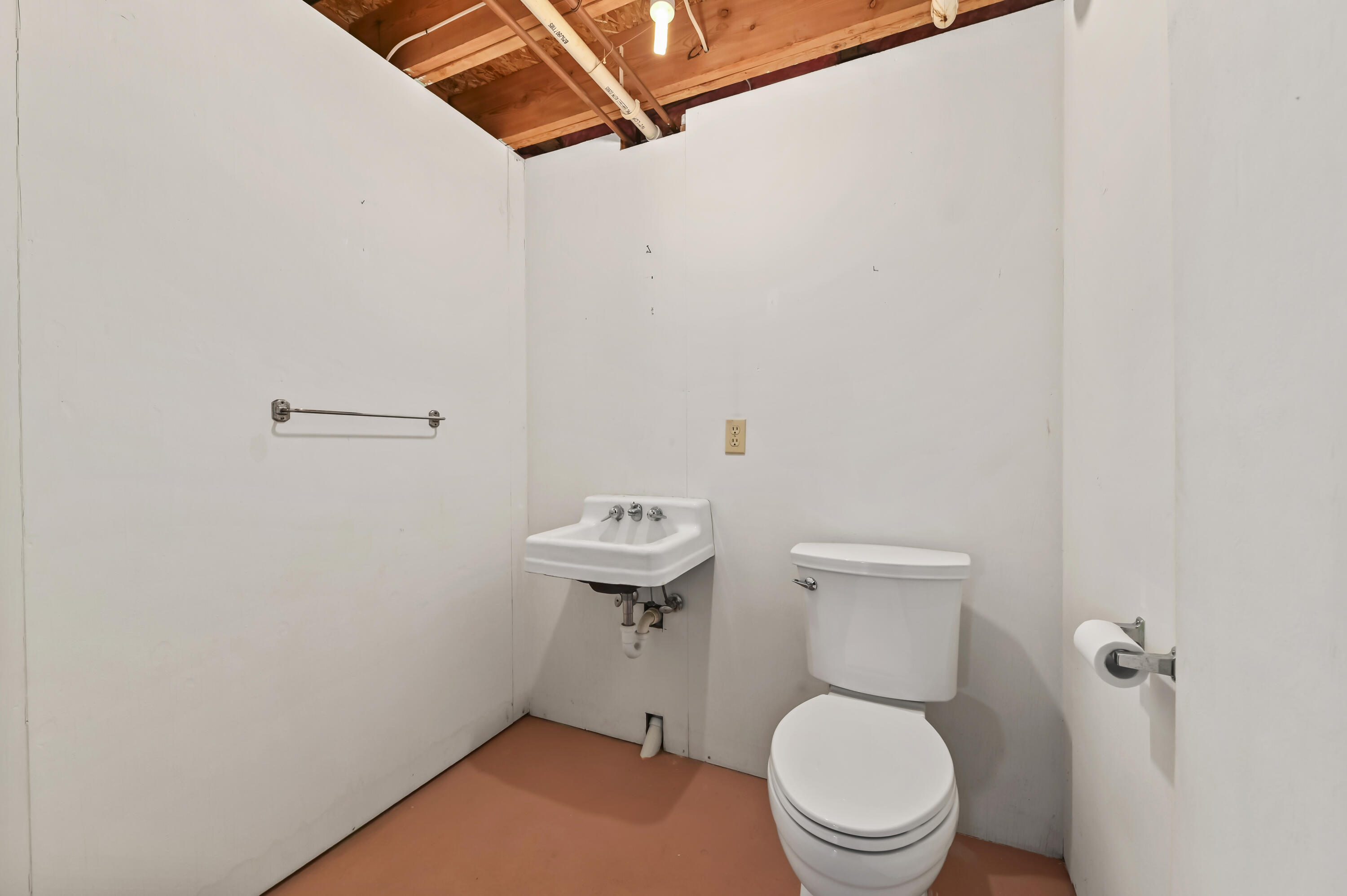 4575 Turtle Creek Drive, Unit A Brookfield, WI 53005 - Photo 29 of 39 Basement half bath