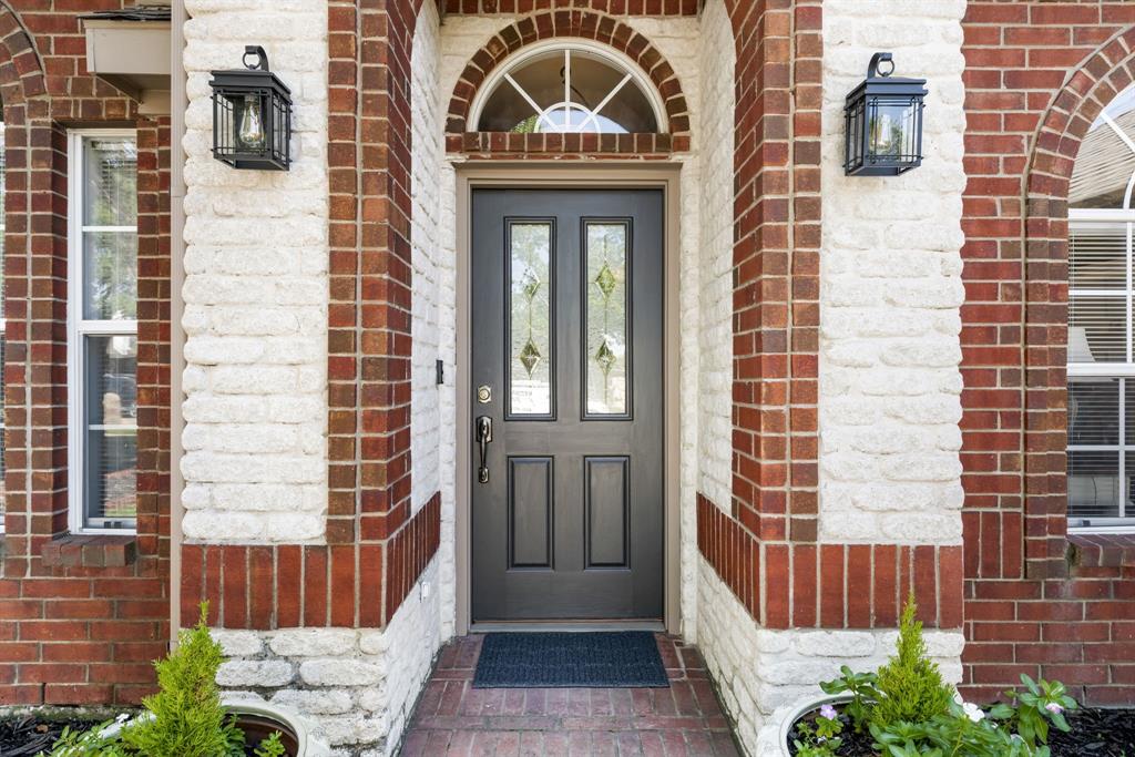 10903 Robincreek Lane Frisco, TX 75035 - Photo 2 of 17 a front view of a house