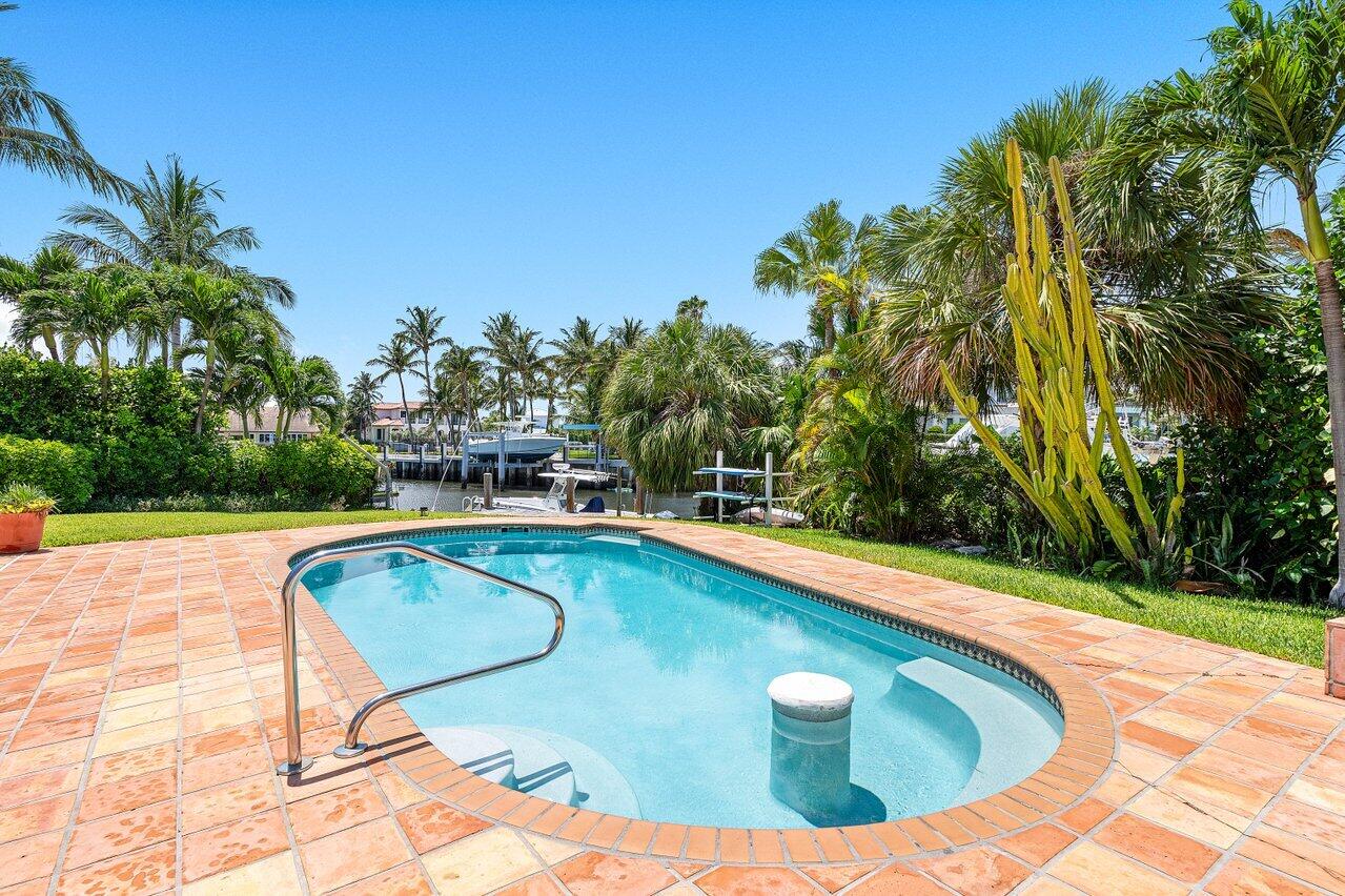 49 River Drive Ocean Ridge, FL 33435 - Photo 14 of 20 028-49RiverDrive-OceanRidge-FL-33435-SMA