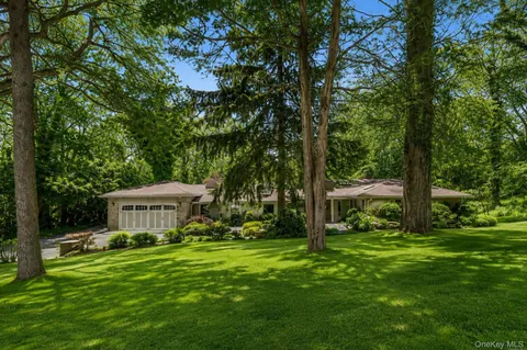 $9,950 | 11 Juneau Boulevard, Woodbury, NY 11797