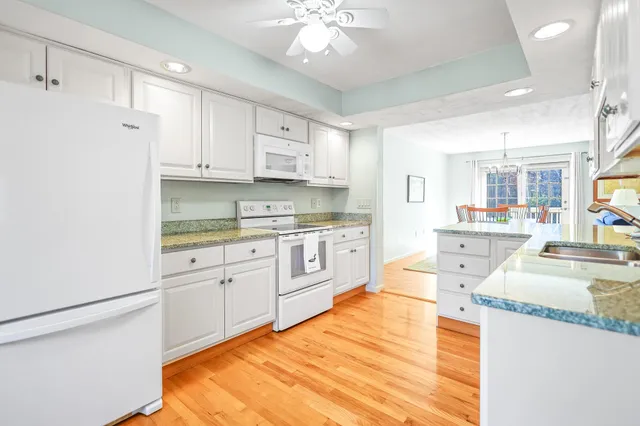 $535,000 | 9 Hickory Pond Lane, Unit 9, Atkinson, NH 03811