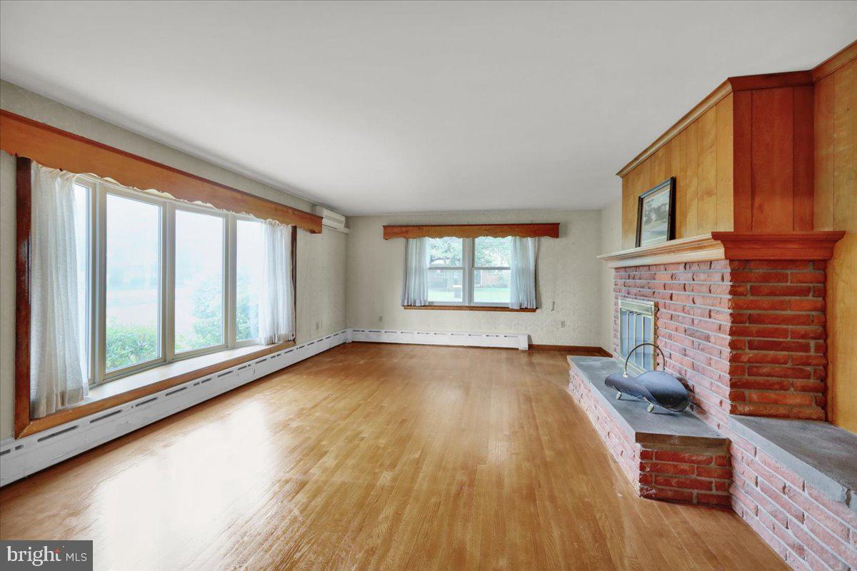 114 Brubaker Road Lititz, PA 17543 - Photo 4 of 42