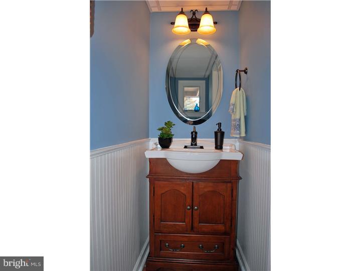 643 Reeves Lane Warminster, PA 18974 - Photo 15 of 25 Half Bath