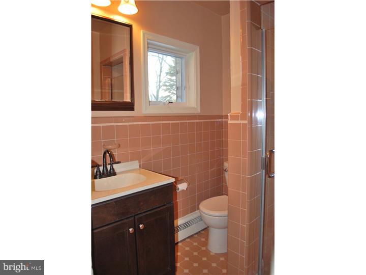 643 Reeves Lane Warminster, PA 18974 - Photo 19 of 25 Master Bathroom