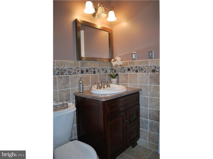 643 Reeves Lane Warminster, PA 18974 - Photo 23 of 25 Bathroom