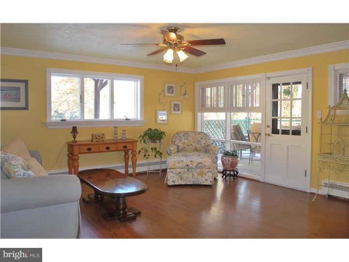 643 Reeves Lane Warminster, PA 18974 - Photo 9 of 25 Family Room