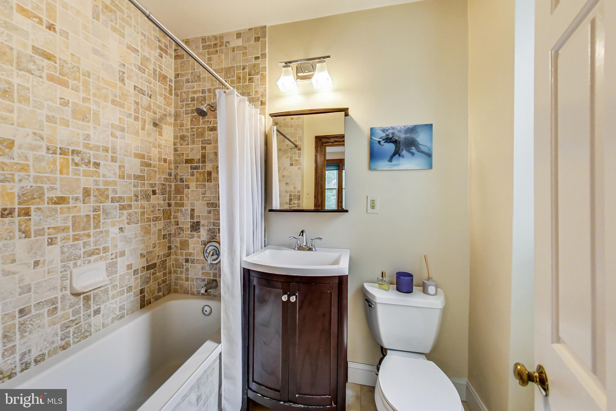 1901 Columbia Road Northwest, Unit 401 Washington, DC 20009 - Photo 18 of 22 Gallery Image 18