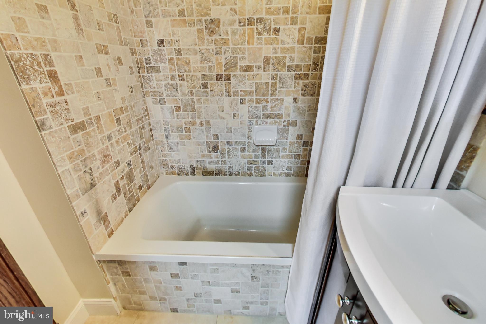 1901 Columbia Road Northwest, Unit 401 Washington, DC 20009 - Photo 19 of 22 Gallery Image 19
