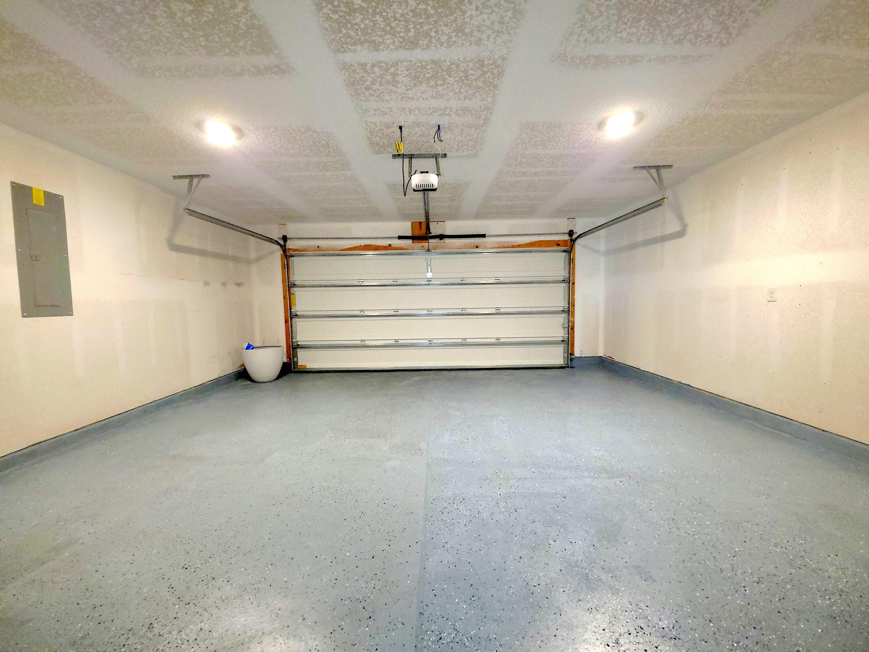 805 Otto Loop Crestview, FL 32539 - Photo 16 of 32 a view of room that has a utility room