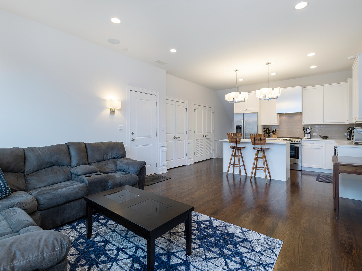 2441 West Irving Park Road, Unit 2W Chicago, IL 60618 - Photo 5 of 17