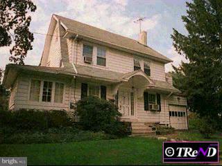 260 Oxford Road Havertown, PA 19083 - Photo 1 of 1 a front view of a house with garden