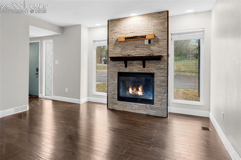 673 Shooks Lane Colorado Springs, CO 80903 - Photo 5 of 35