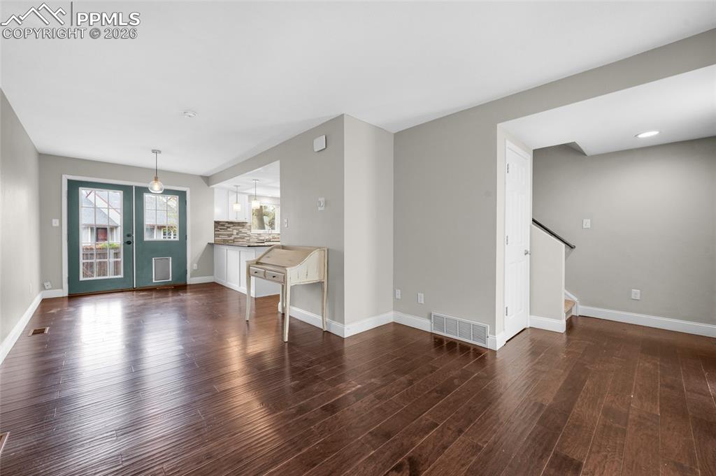 673 Shooks Lane Colorado Springs, CO 80903 - Photo 6 of 35