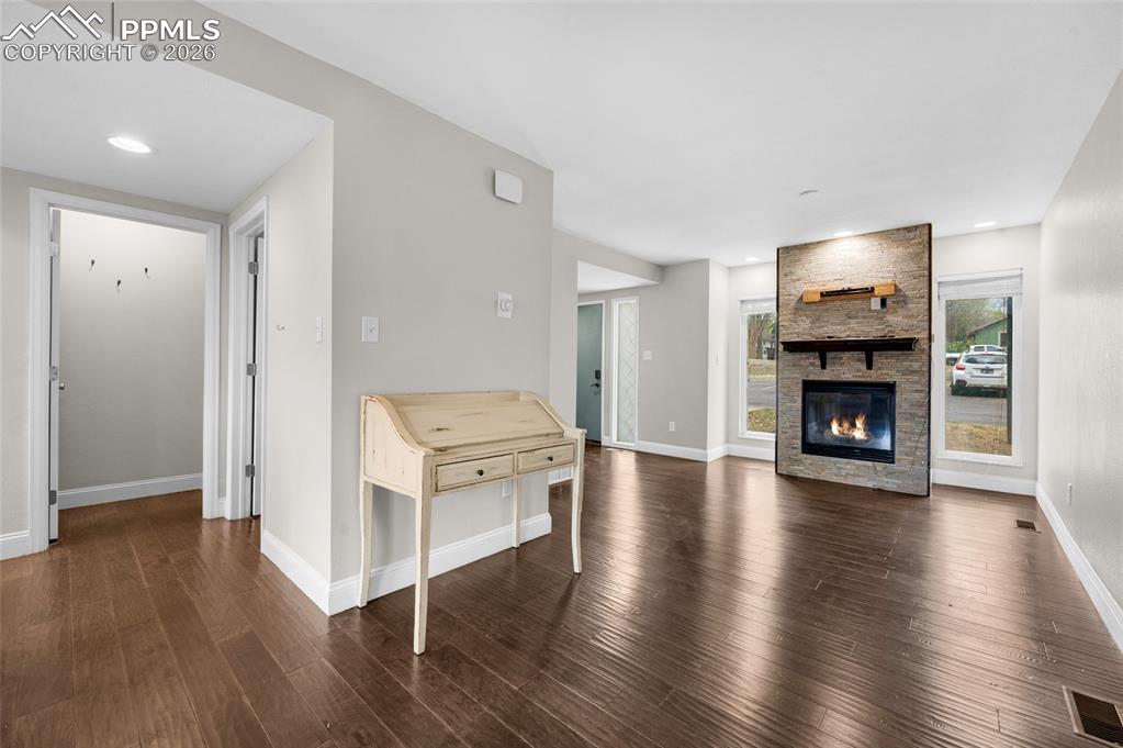 673 Shooks Lane Colorado Springs, CO 80903 - Photo 7 of 35