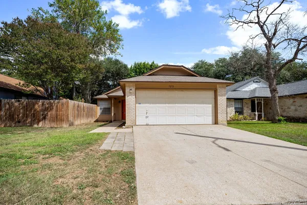 $1,345 | 7272 Hardesty, San Antonio, TX 78250