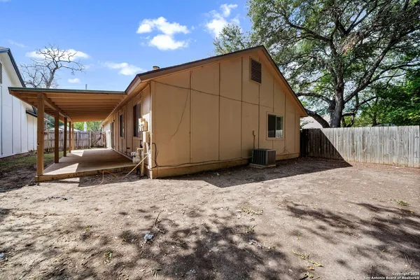 $1,345 | 7272 Hardesty, San Antonio, TX 78250