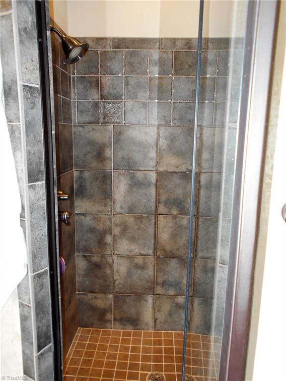 5044 Bennington Way High Point, NC 27262 - Photo 16 of 28 Master bath shower