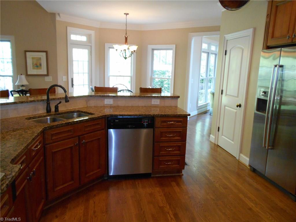 5044 Bennington Way High Point, NC 27262 - Photo 6 of 28 Gallery Image 6