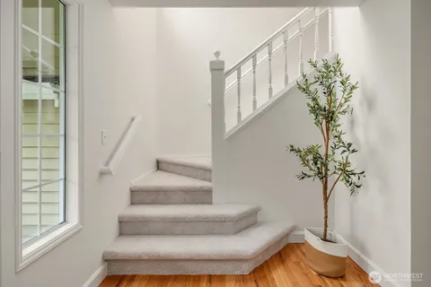 $1,415,000 | 24544 Southeast 43rd Place, Sammamish, WA 98029
